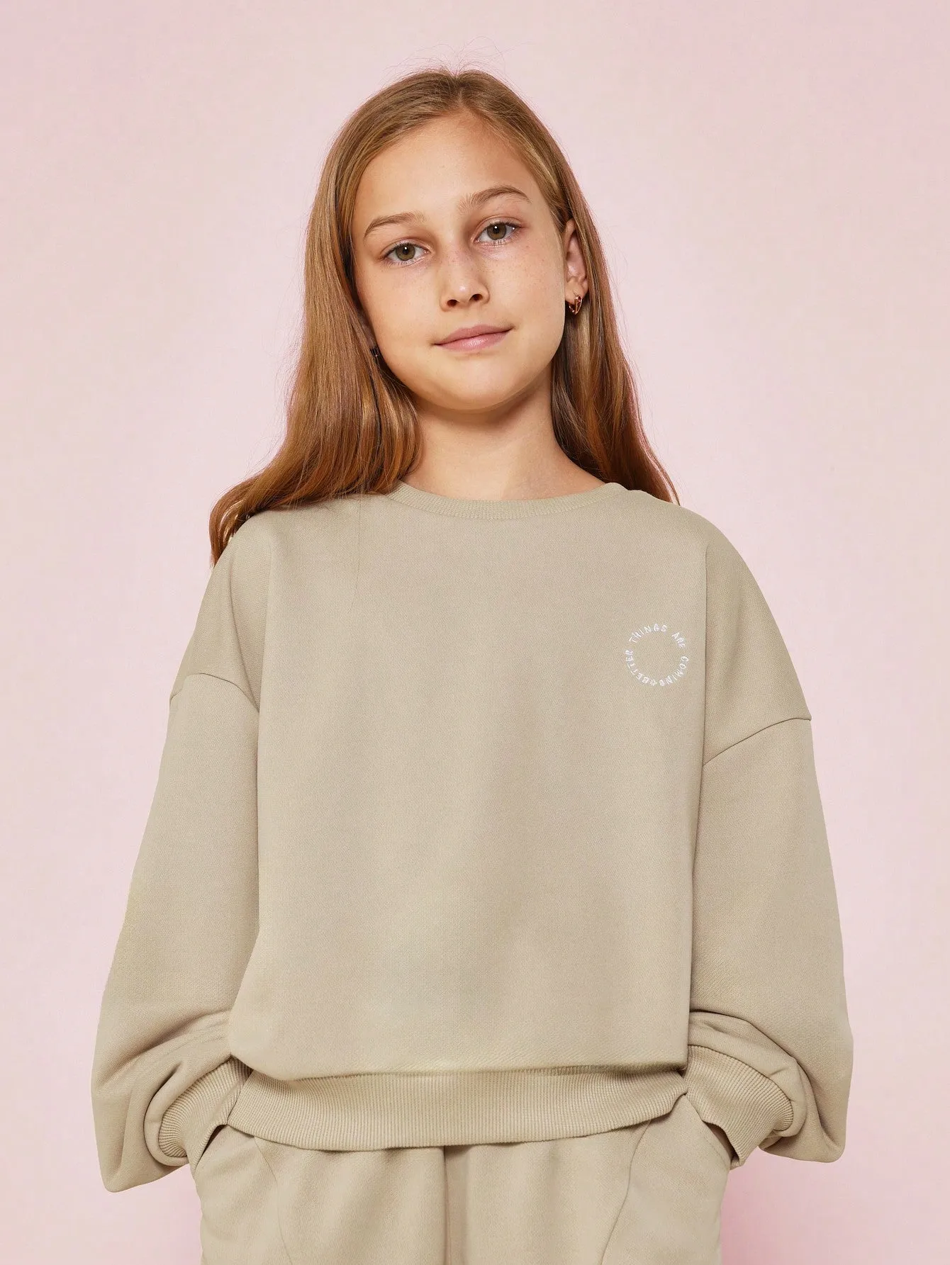 Tween Girls Regular Fit Sweatshirt With Flower Graphic Print And Jogger 2 Piece Set
